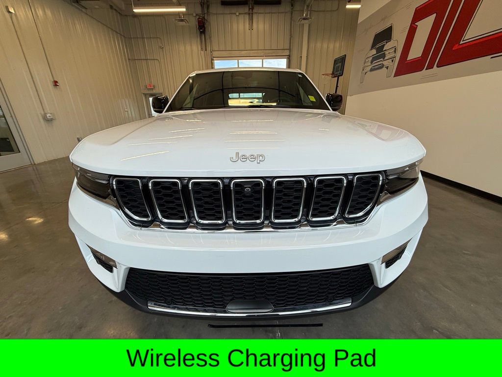 Used 2024 Jeep Grand Cherokee Limited w/ Luxury Tech Group II AWD/4WD image 14