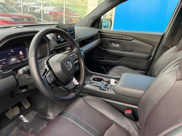 Used 2025 Honda Pilot Black Edition image 6