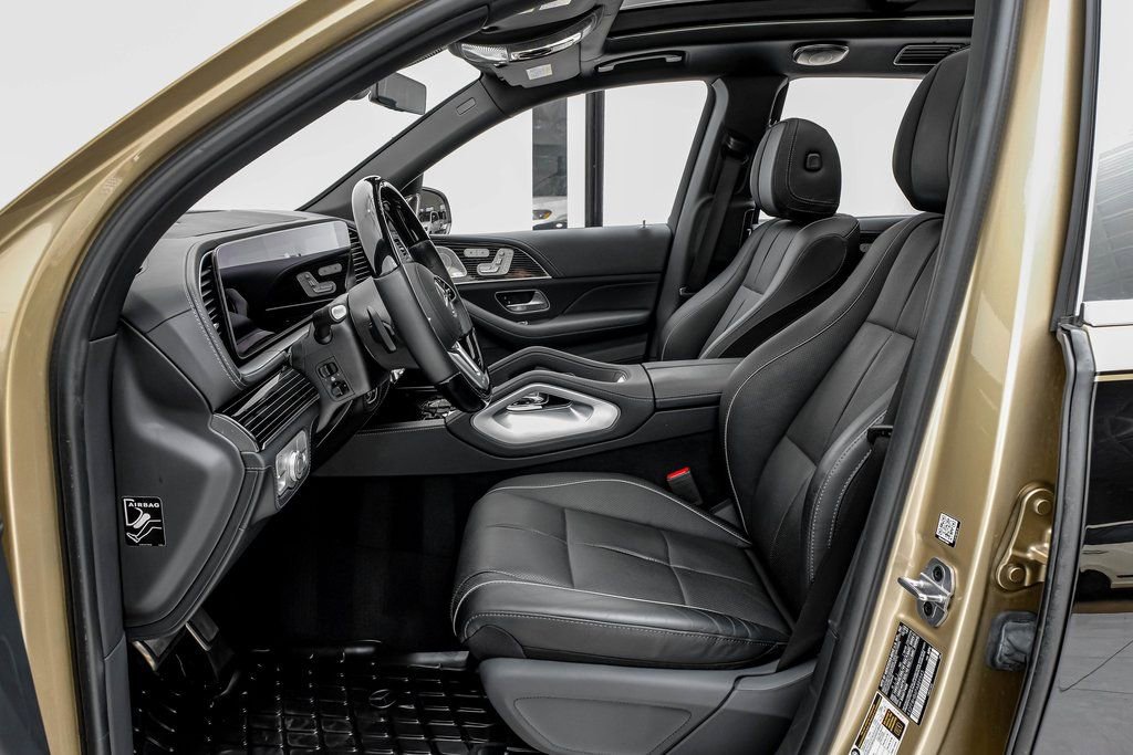 Used 2023 Mercedes-Benz Maybach GLS 600 4MATIC image 7