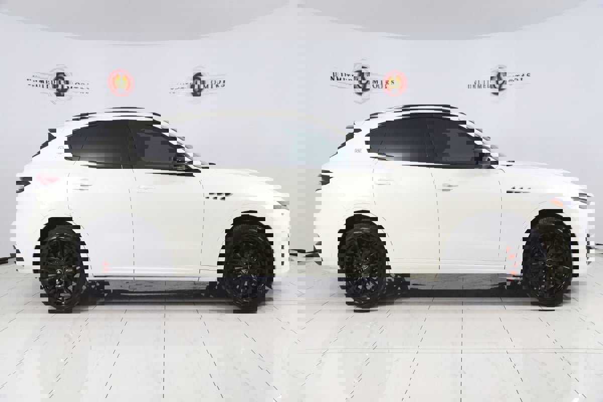 Used 2021 Maserati Levante S image 2