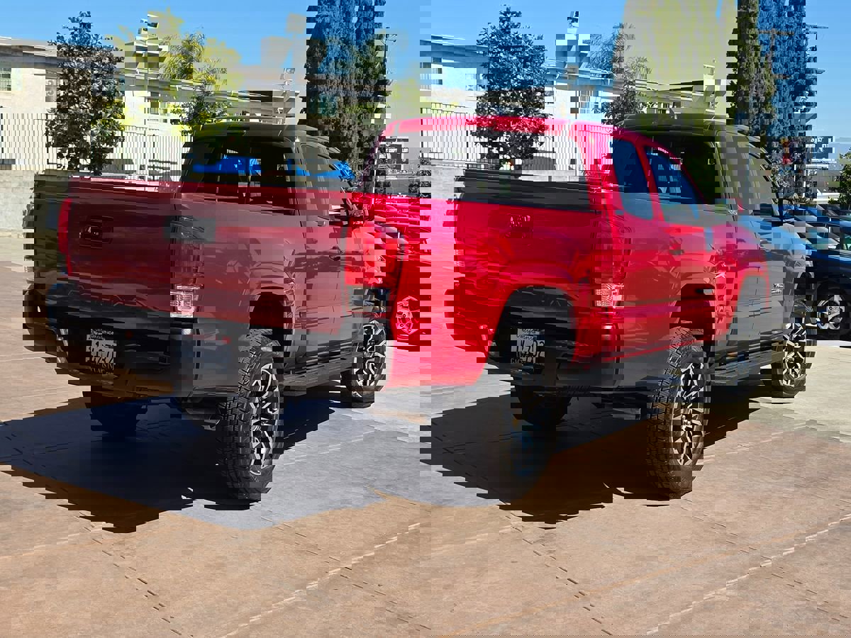 Used 2016 Toyota Tacoma SR5 RWD image 11