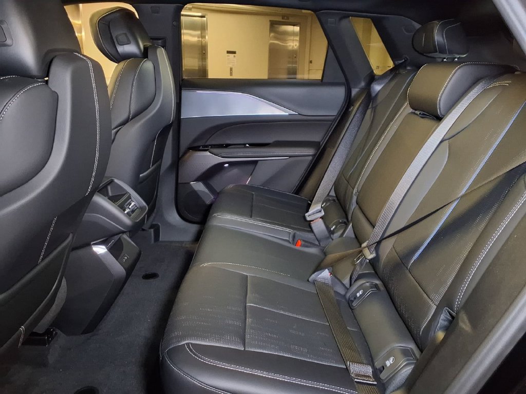 New 2027 Cadillac Lyriq Sport AWD/4WD image 12