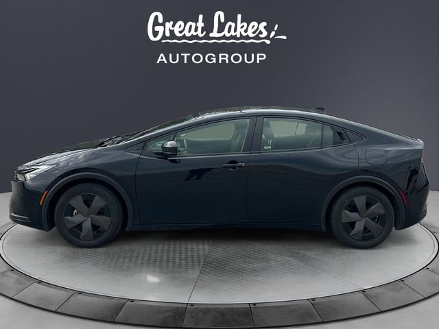 Used 2024 Toyota Prius LE image 2