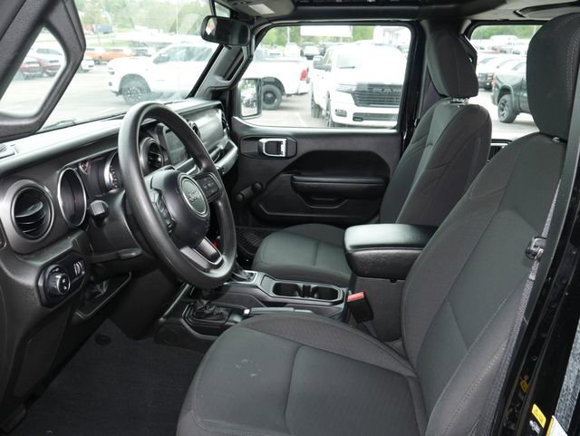 Used 2023 Jeep Gladiator Sport AWD/4WD image 2