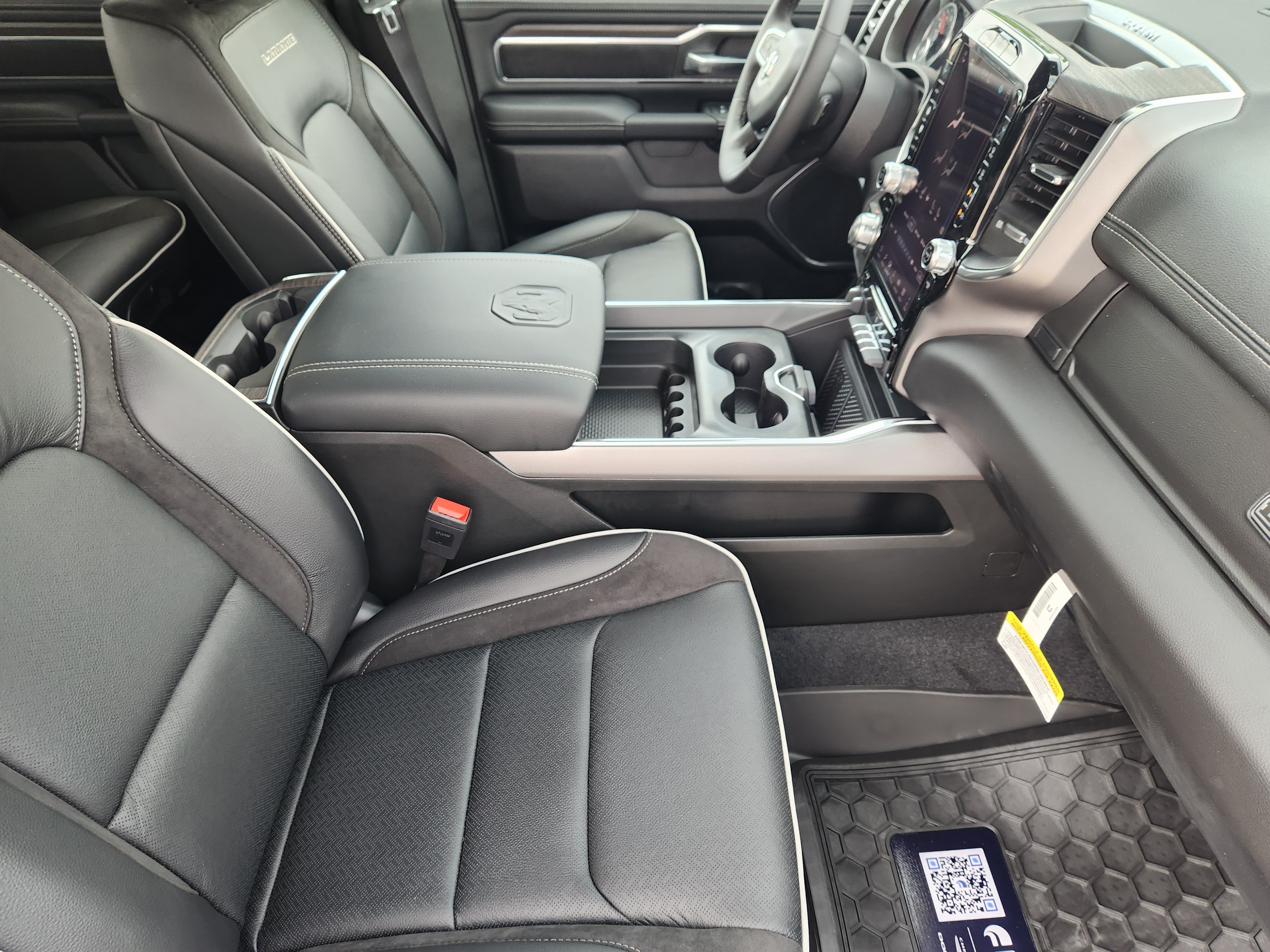 New 2026 RAM 1500 Laramie AWD/4WD image 11