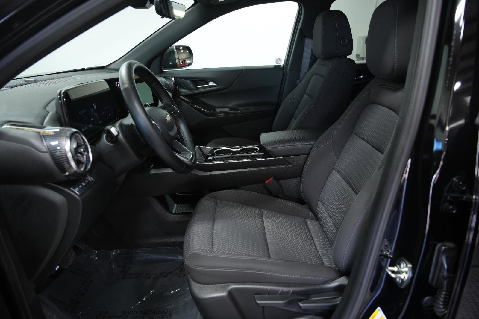 Used 2025 Chevrolet Equinox LT w/ Safety and Technology Package image 27