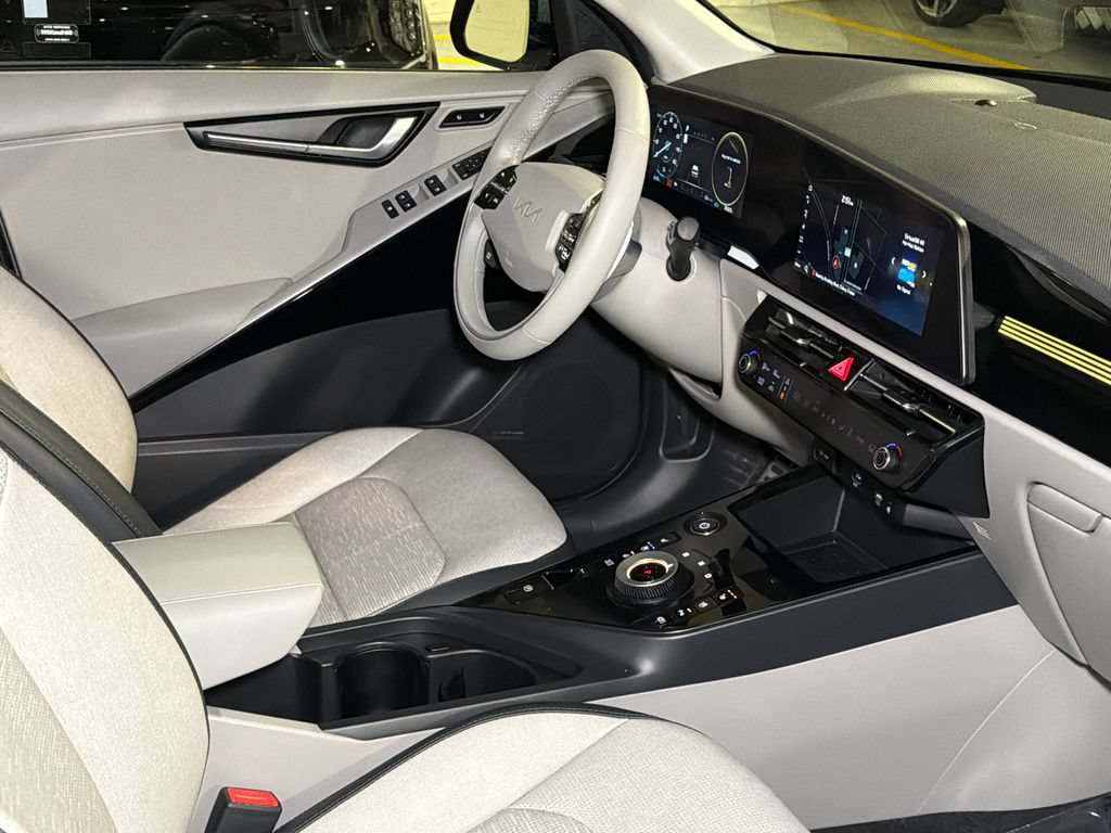 Certified 2023 Kia Niro Wave FWD image 16