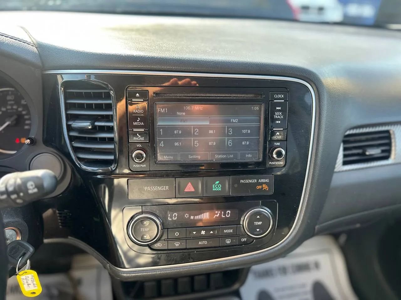 Used 2017 Mitsubishi Outlander ES image 37