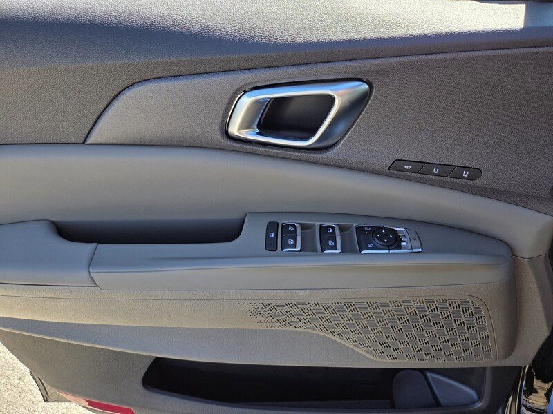 New 2026 Kia Carnival SX FWD image 11