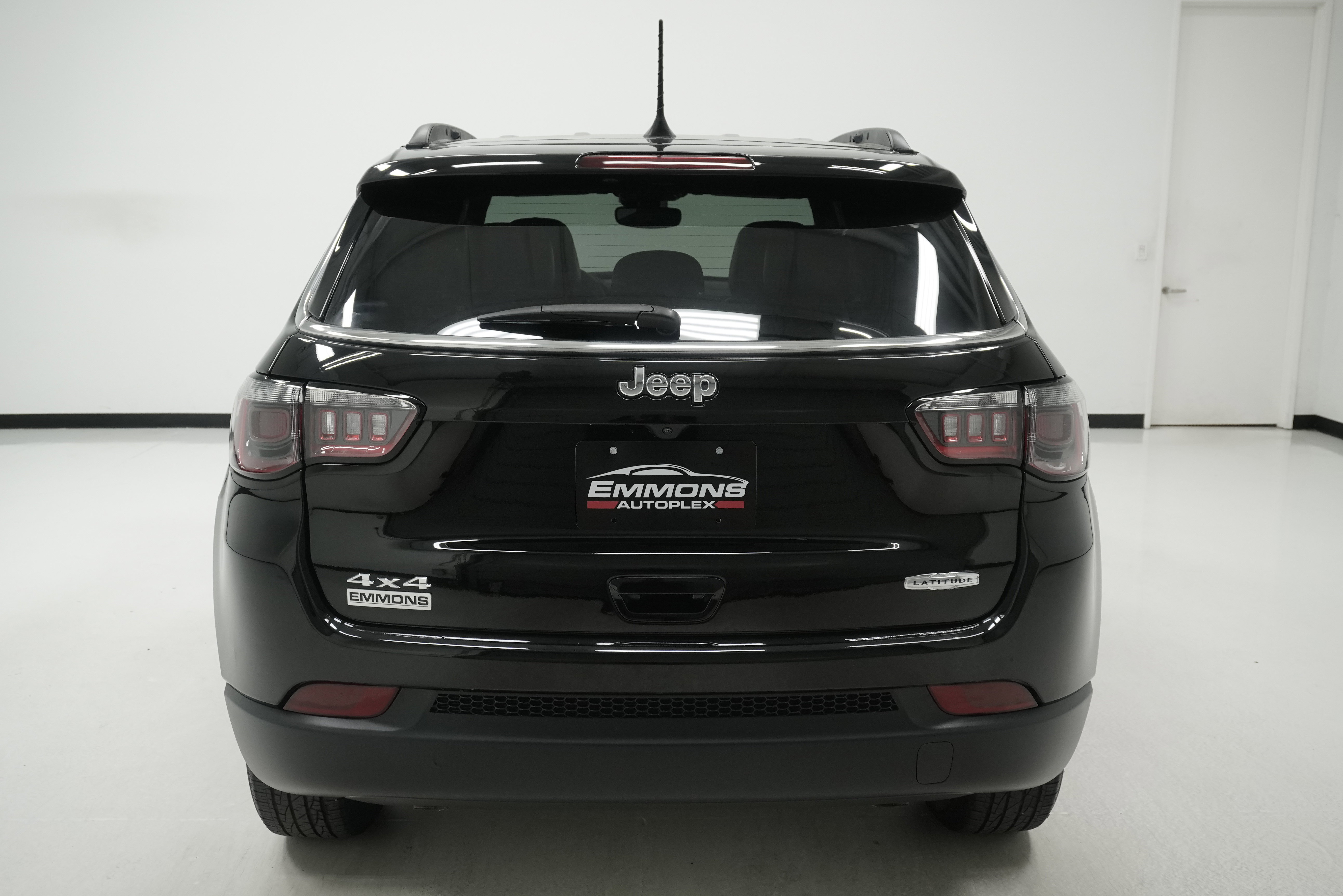 Used 2025 Jeep Compass Latitude image 5