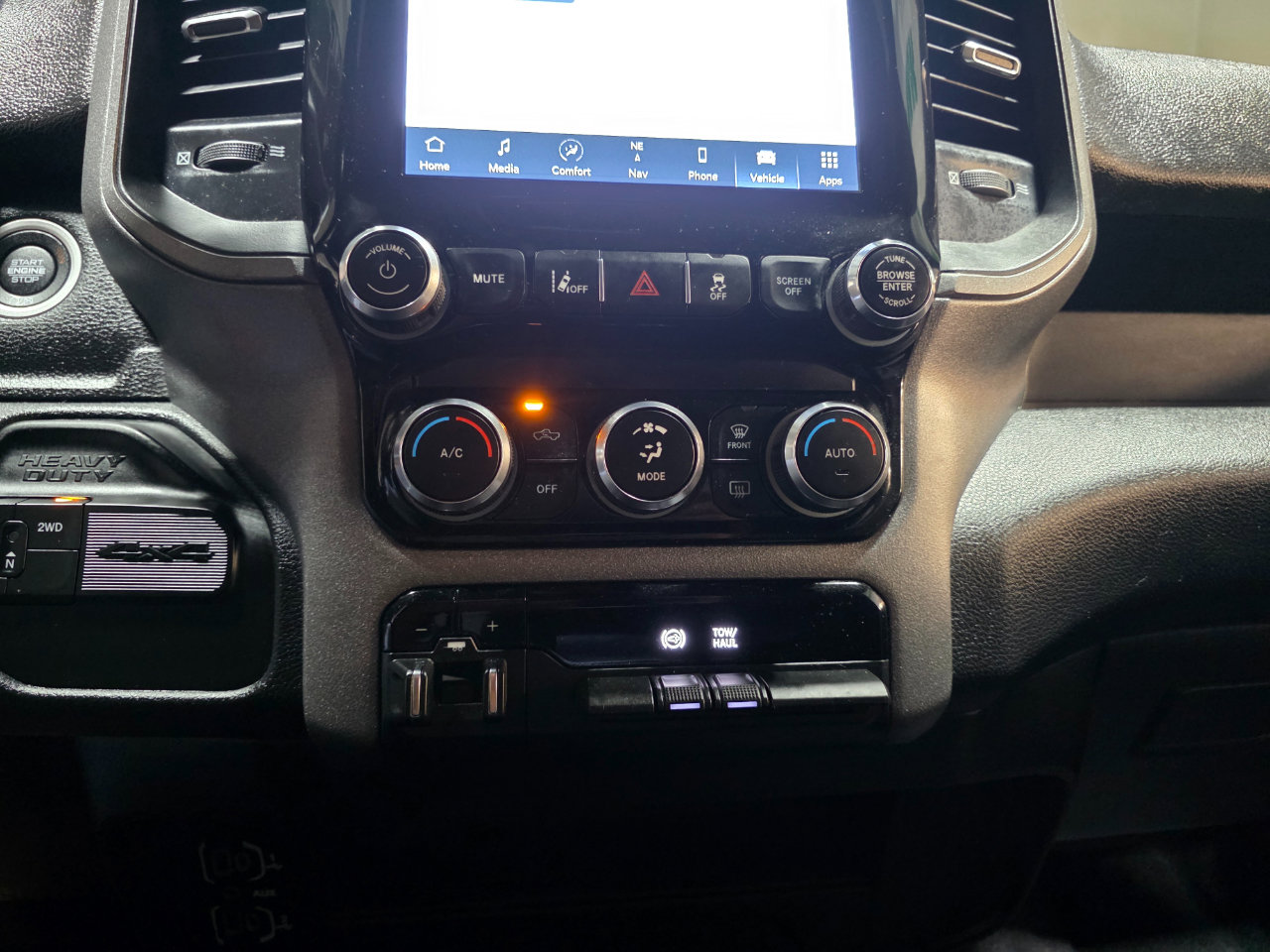 Used 2024 RAM 3500 Tradesman w/ Safety Group image 33