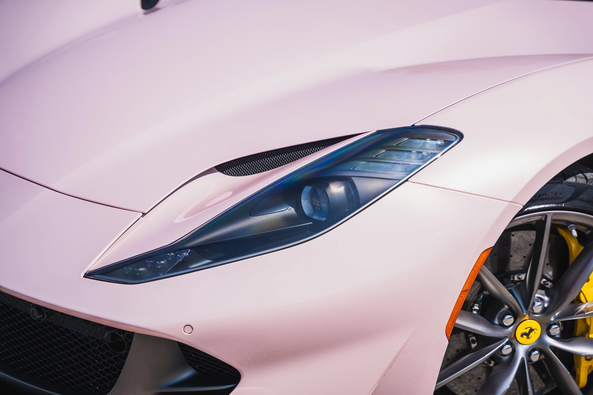 Used 2021 Ferrari 812 GTS RWD image 7