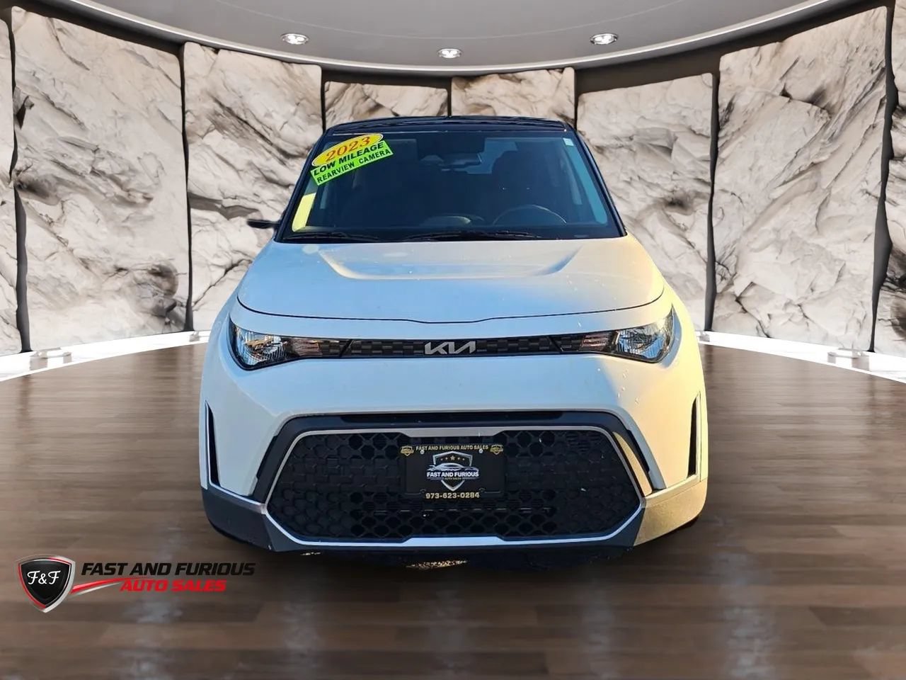 Used 2023 Kia Soul S FWD image 2