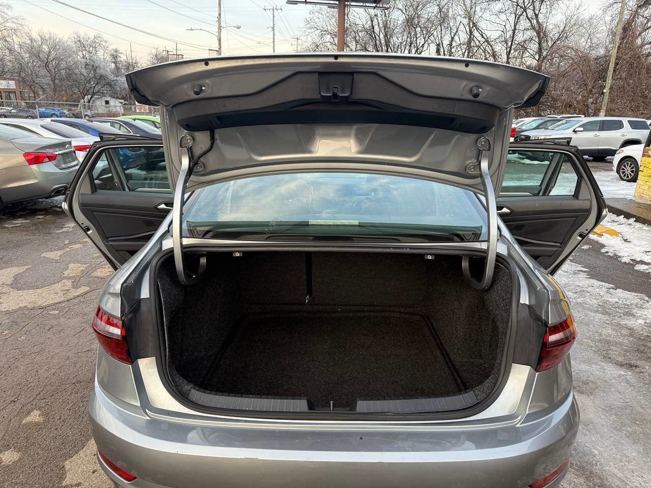 Used 2021 Volkswagen Jetta R-Line w/ R-Line Cold Weather Package image 13