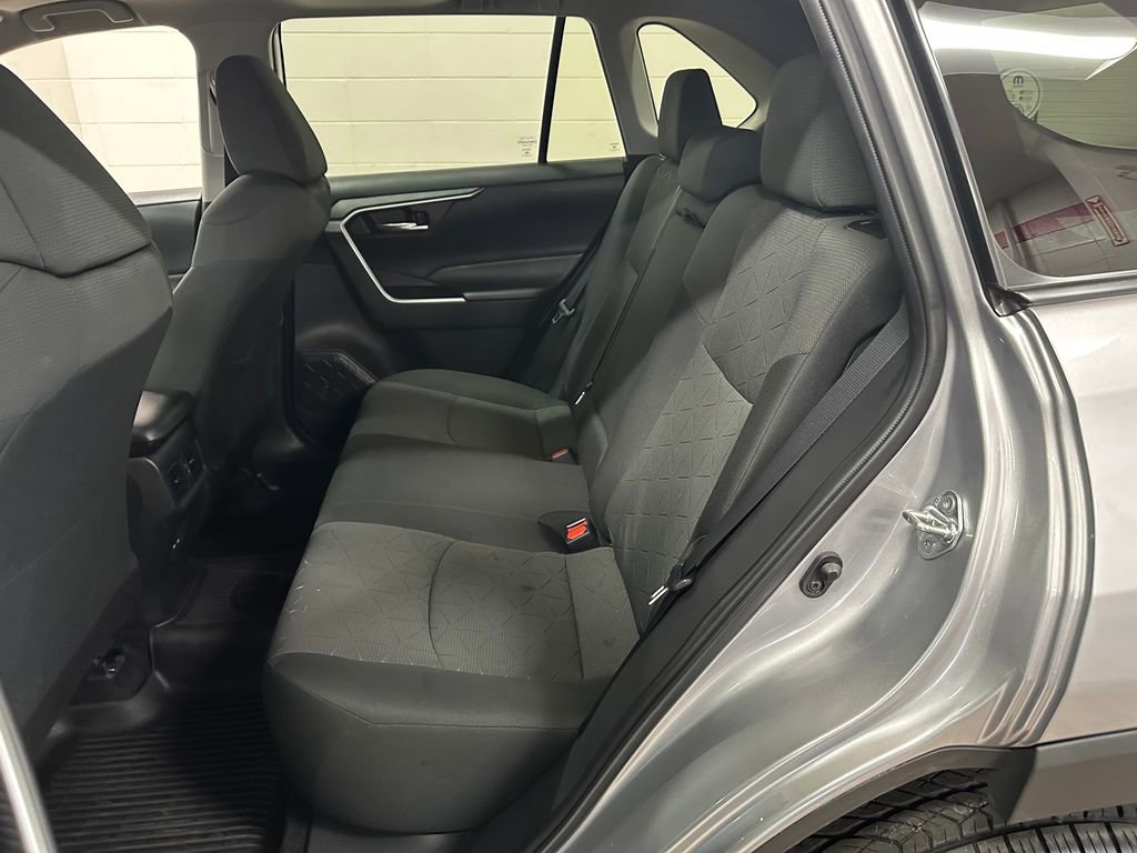 Used 2022 Toyota RAV4 XLE image 34