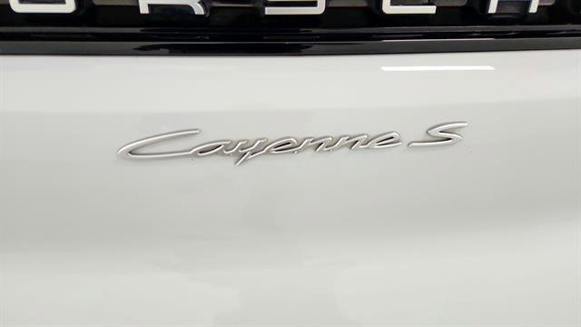 Used 2024 Porsche Cayenne S image 33