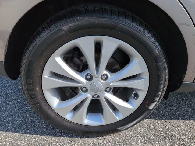Used 2016 Kia Soul + FWD image 11