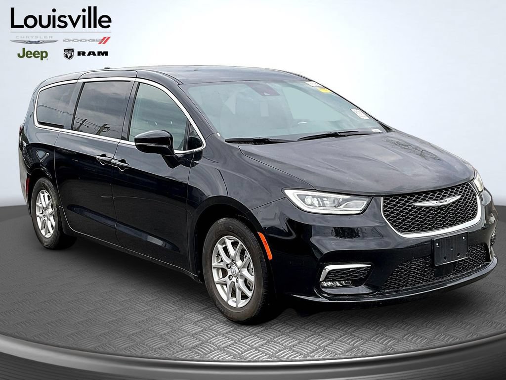 Used 2026 Chrysler Pacifica Select FWD image 1