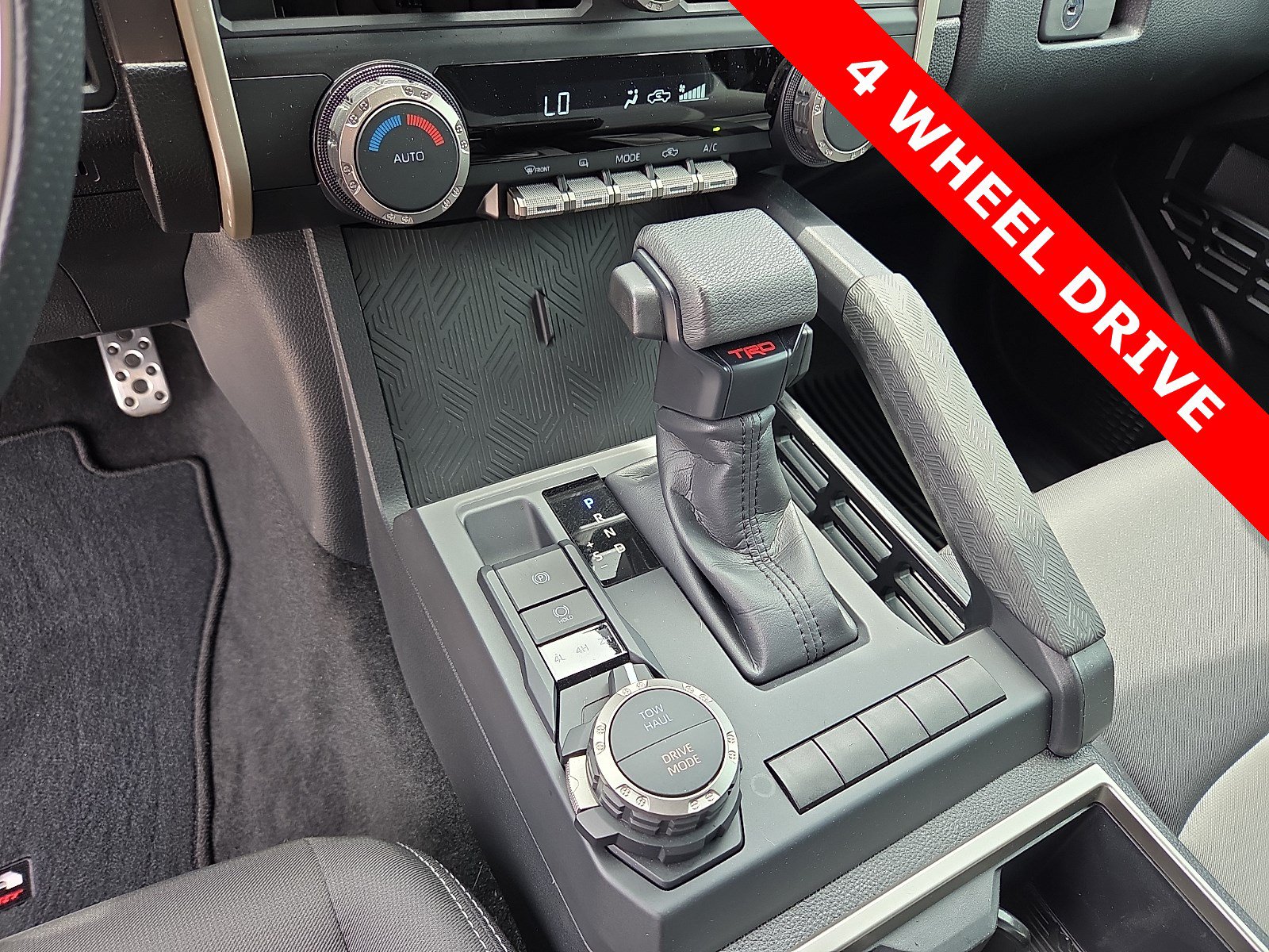 Used 2025 Toyota Tacoma TRD Sport AWD/4WD image 25