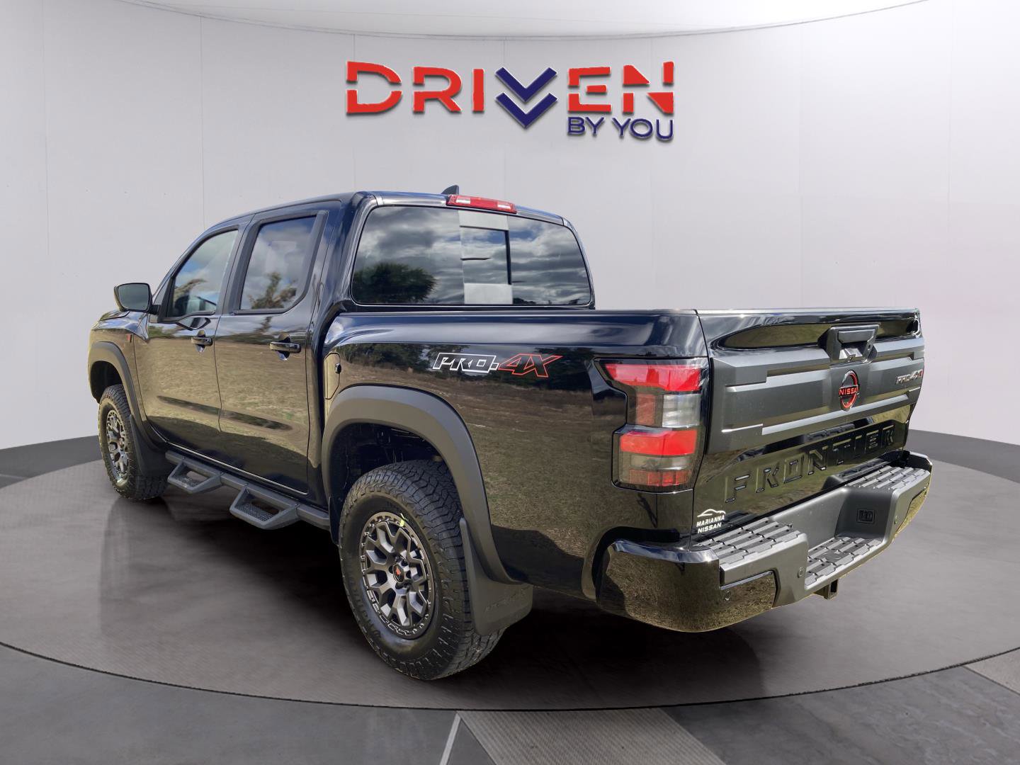 New 2026 Nissan Frontier PRO-4X w/ Pro-4x Convenience Package image 3