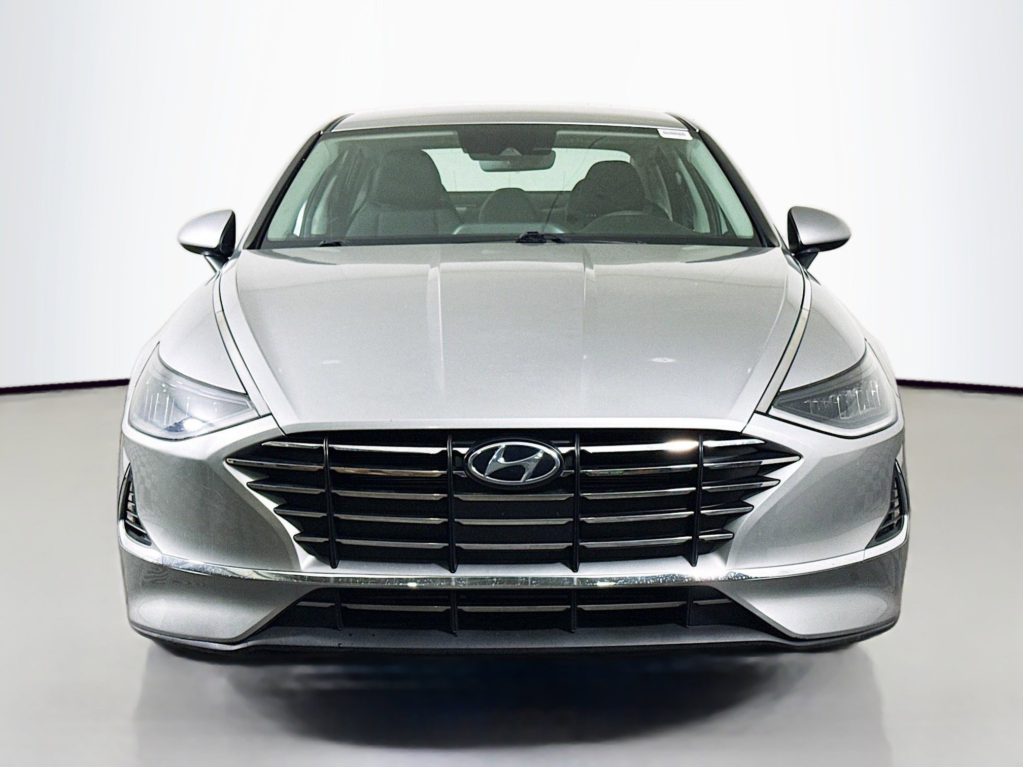 Used 2021 Hyundai Sonata SE image 2