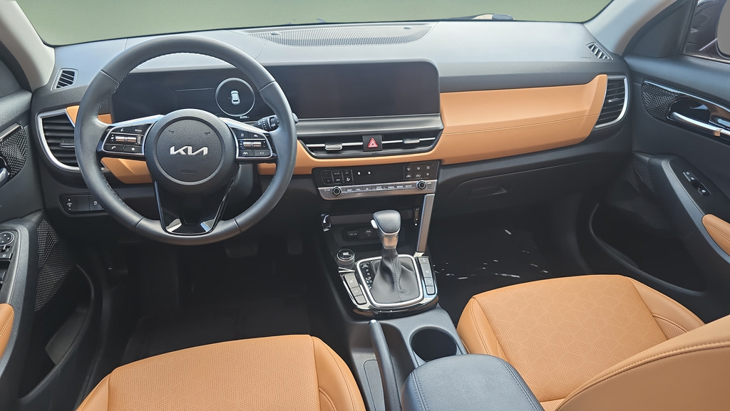 Used 2024 Kia Seltos EX AWD/4WD image 13