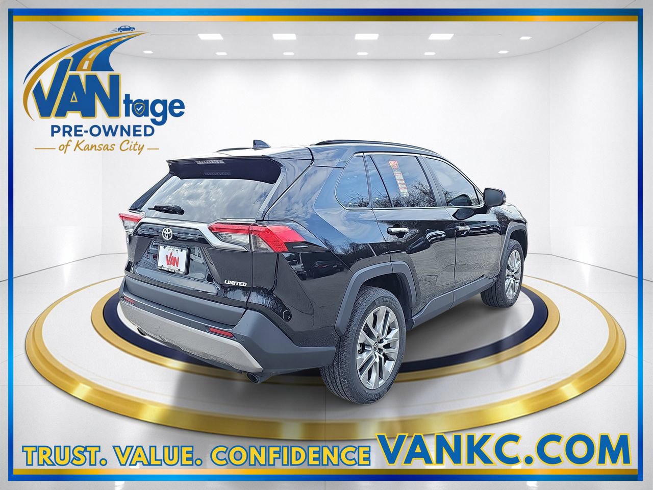 Used 2023 Toyota RAV4 Limited w/ Limited Grade Weather Package image 6