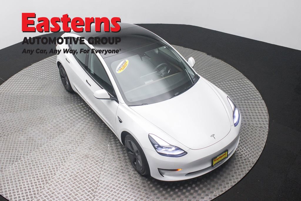 Used 2022 Tesla Model 3 Standard Range image 3