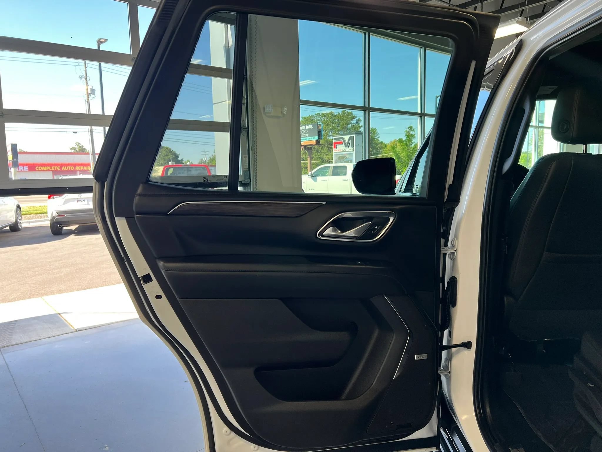Used 2023 Chevrolet Tahoe LT AWD/4WD image 19