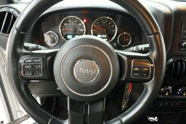 Used 2017 Jeep Wrangler Unlimited Sahara AWD/4WD image 9