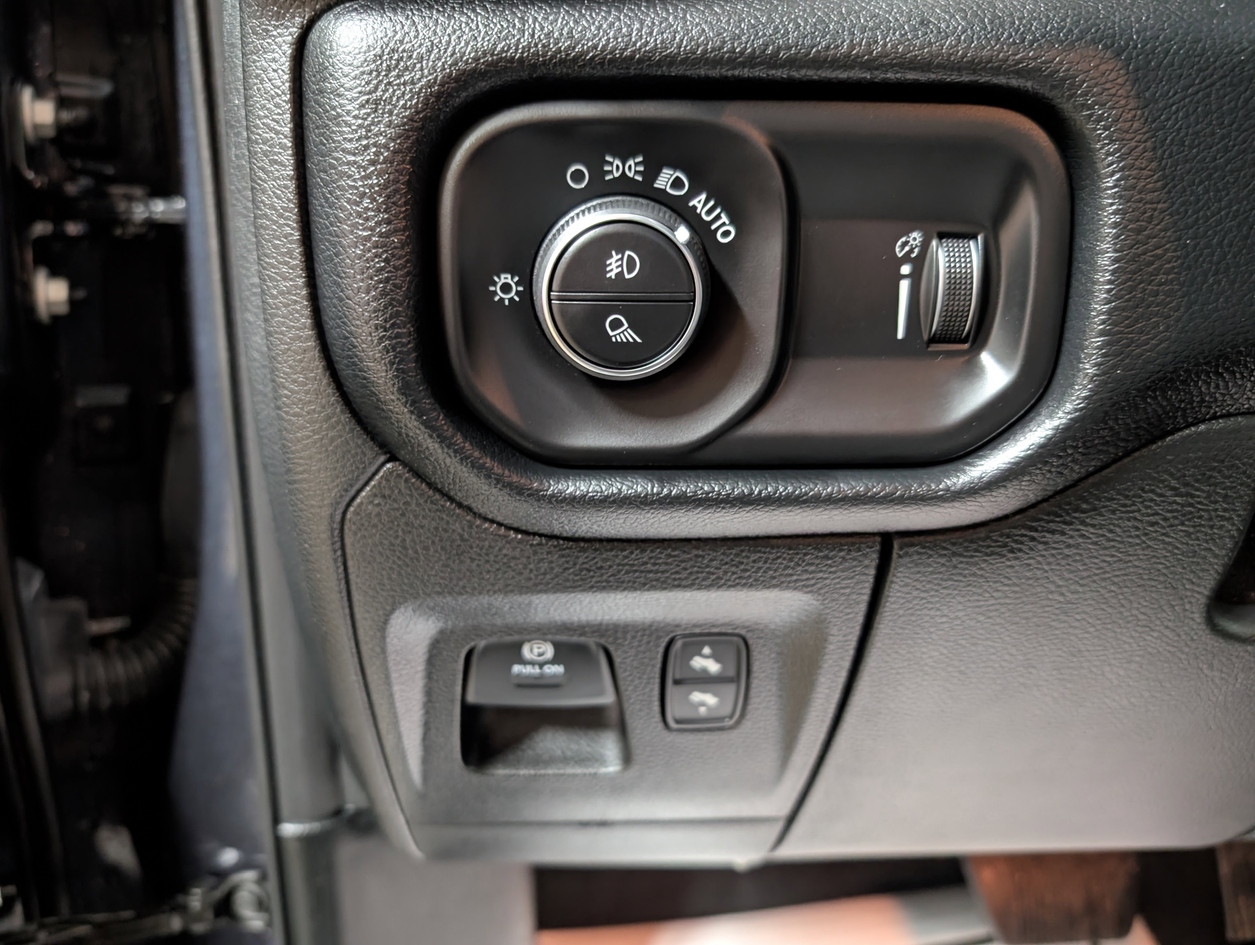 Used 2021 RAM 1500 Big Horn image 15