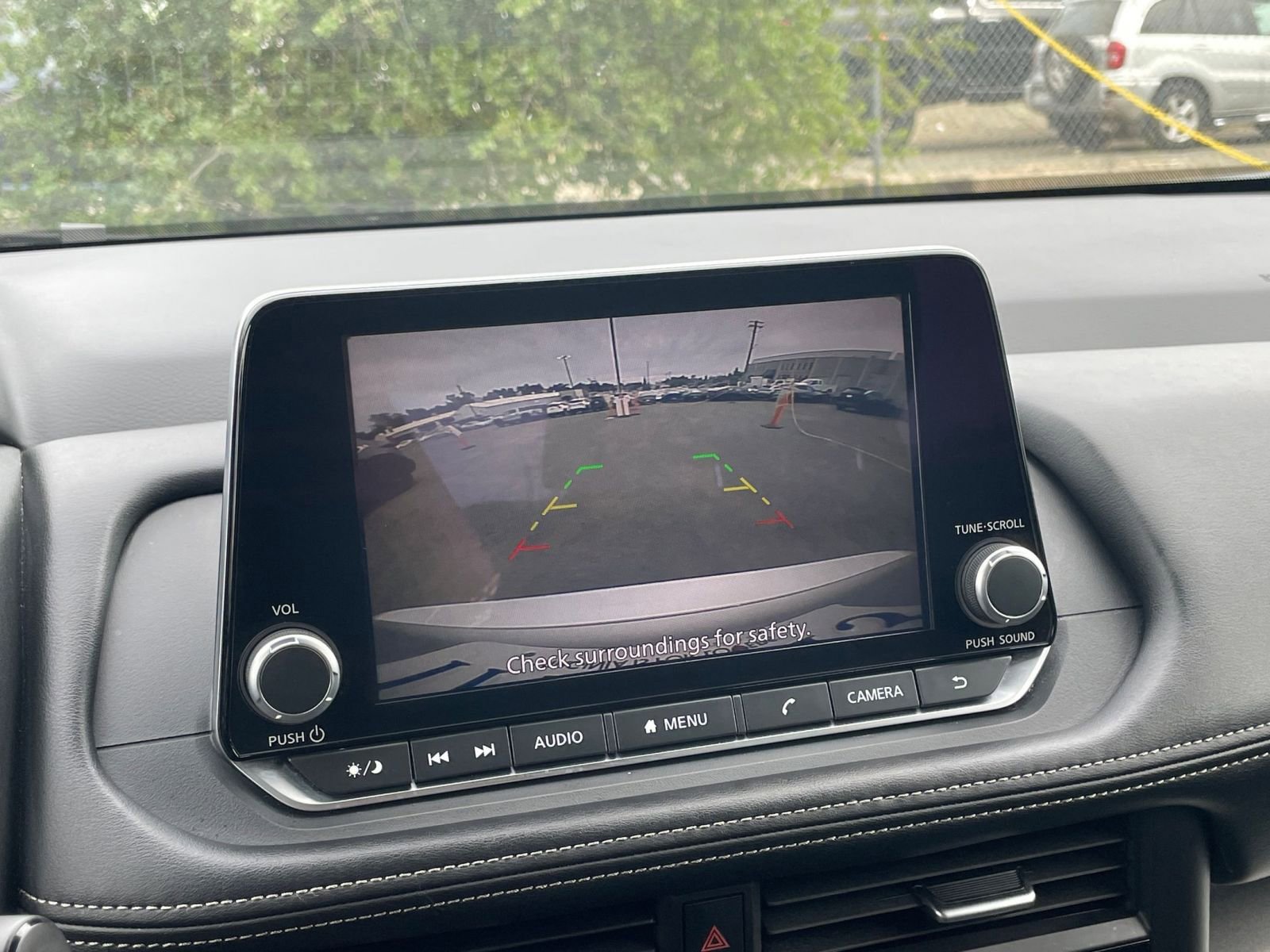 Used 2025 Nissan Rogue SV image 25