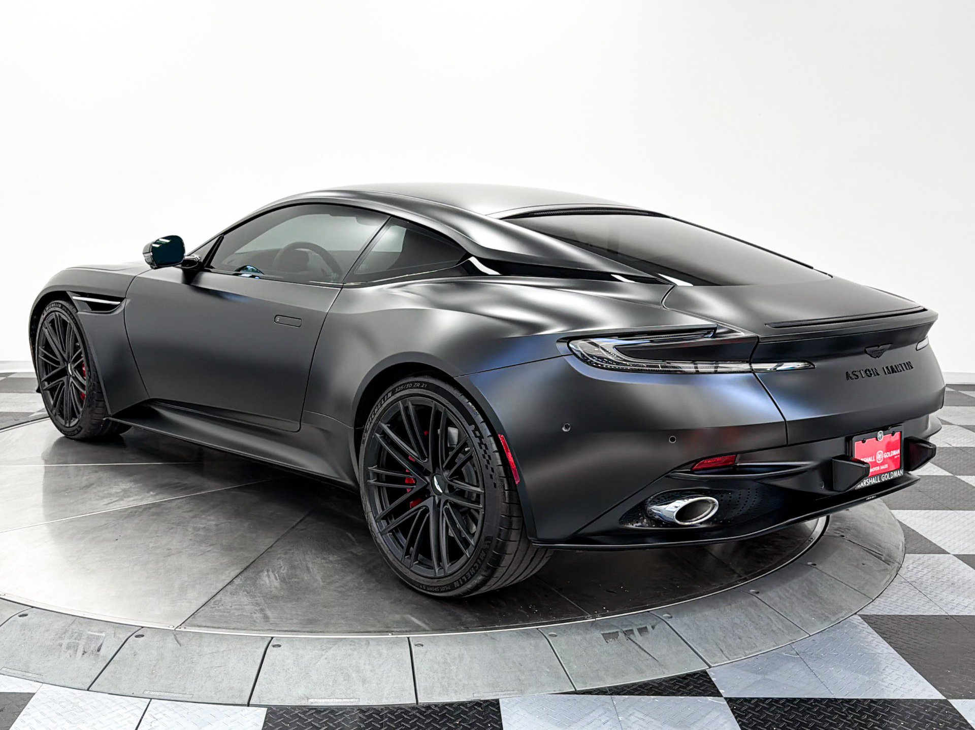 Used 2025 Aston Martin DB12 Coupe RWD image 7