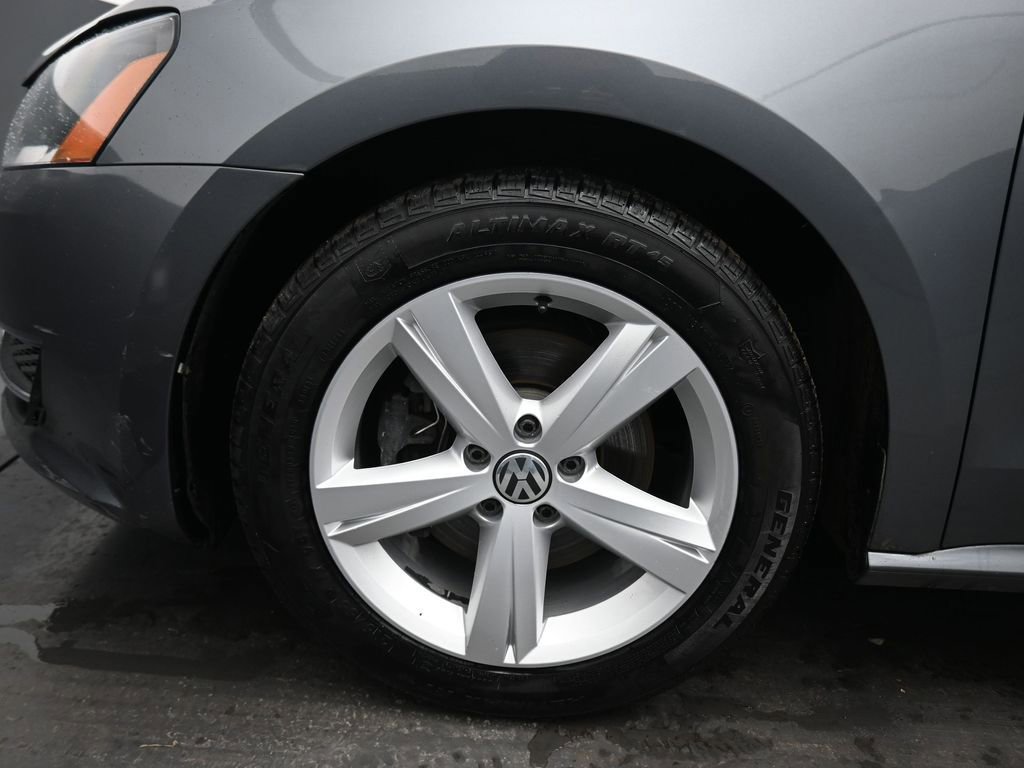 Used 2014 Volkswagen Passat 1.8T Wolfsburg Edition image 46