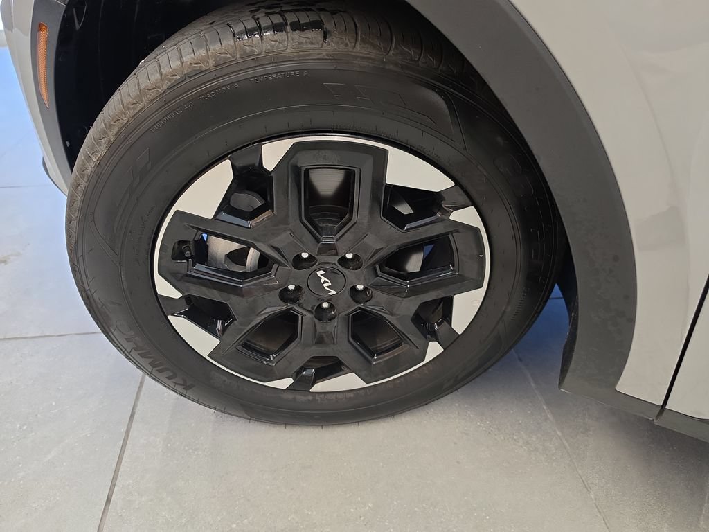 Certified 2025 Kia Sorento S FWD image 37