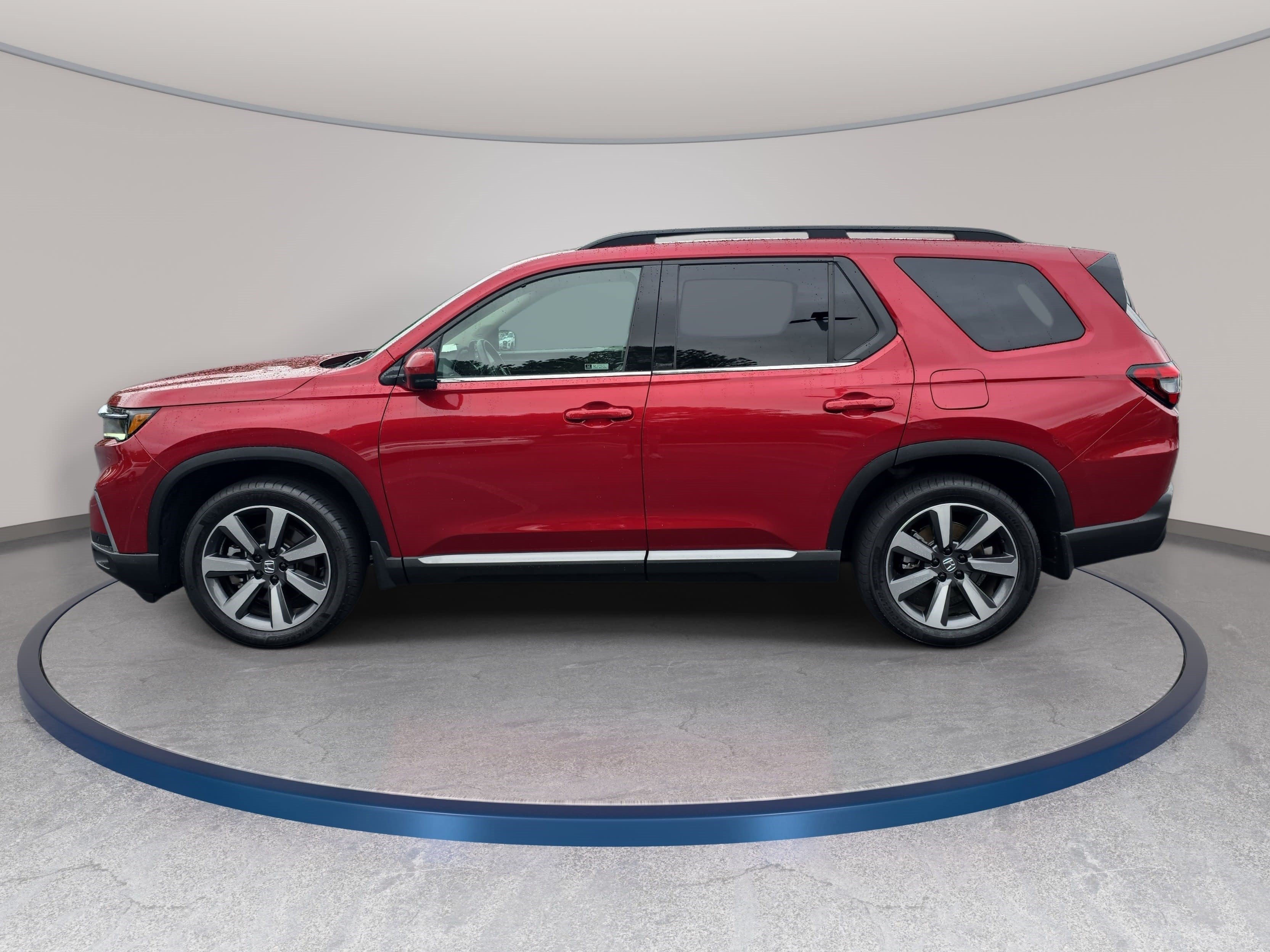 Used 2024 Honda Pilot Touring image 8