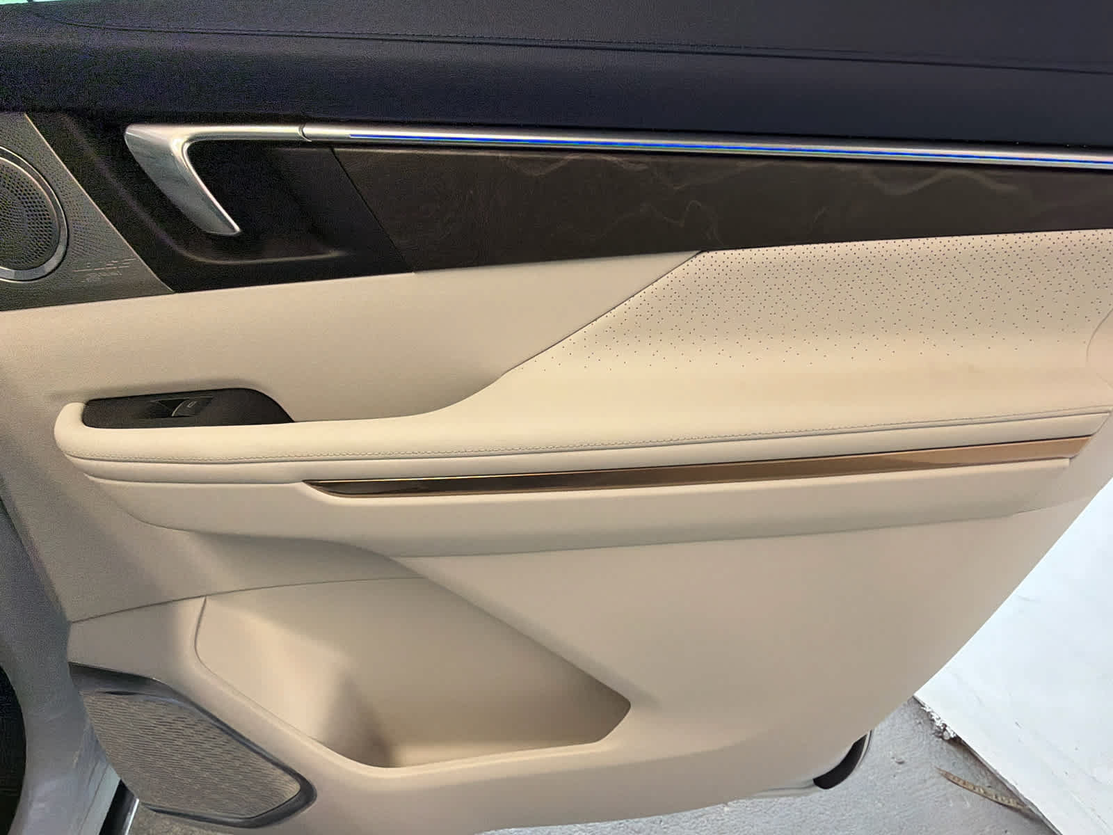 New 2026 Buick Enclave Avenir w/ Super Cruise Package FWD image 40