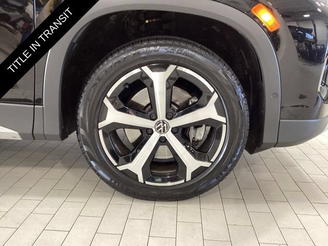 Used 2025 Volkswagen Tiguan SE w/ Panoramic Sunroof Package AWD/4WD image 23