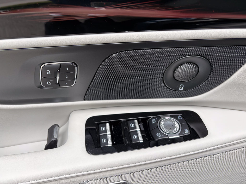New 2026 Lincoln Nautilus Reserve w/ Jet Appearance Package AWD/4WD image 14