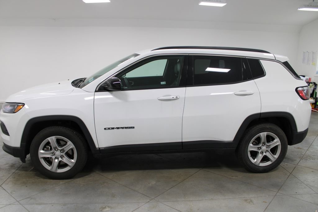 Used 2024 Jeep Compass Latitude image 6