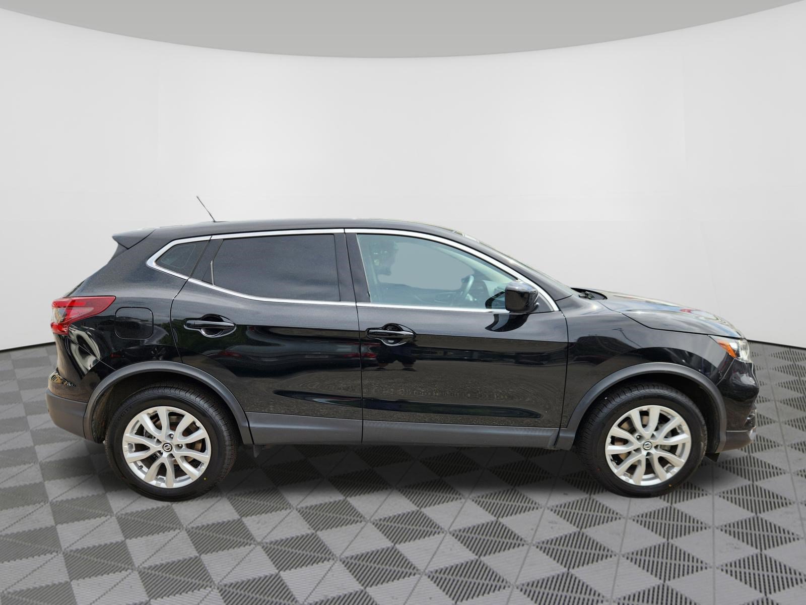 Certified 2022 Nissan Rogue Sport S AWD/4WD image 6