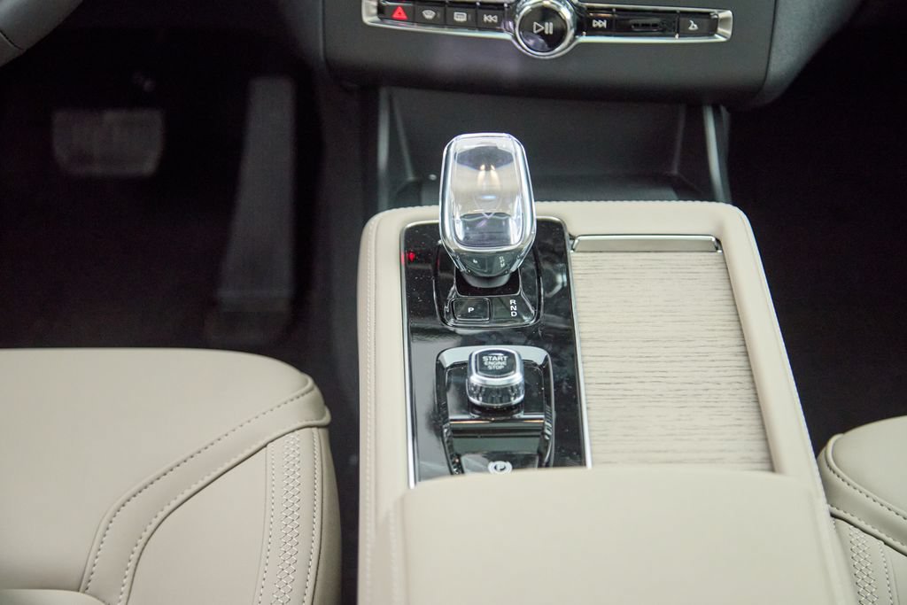 New 2026 Volvo XC90 T8 Plus w/ Protection Package Premier AWD/4WD image 30