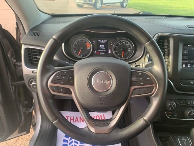 Used 2019 Jeep Cherokee Latitude Plus FWD image 15