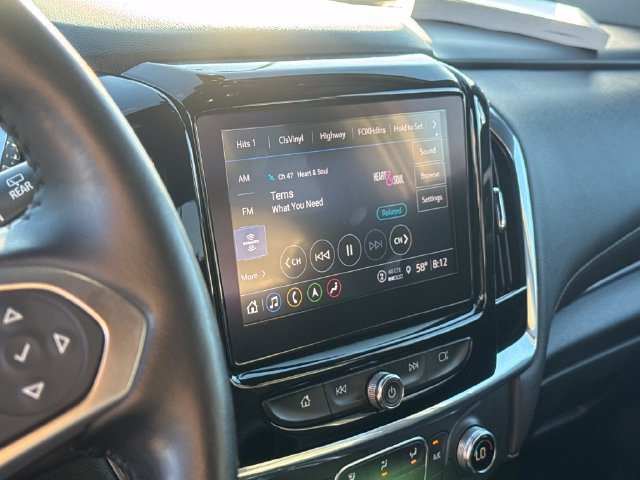 Used 2022 Chevrolet Traverse LT w/ LT Premium Package AWD/4WD image 19