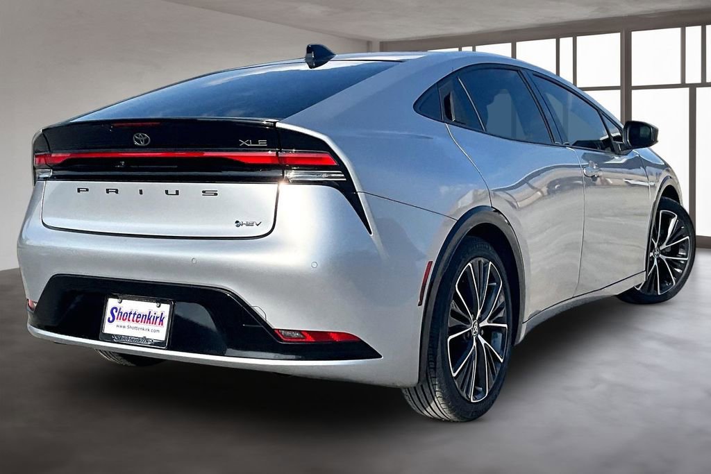 Used 2023 Toyota Prius XLE image 6