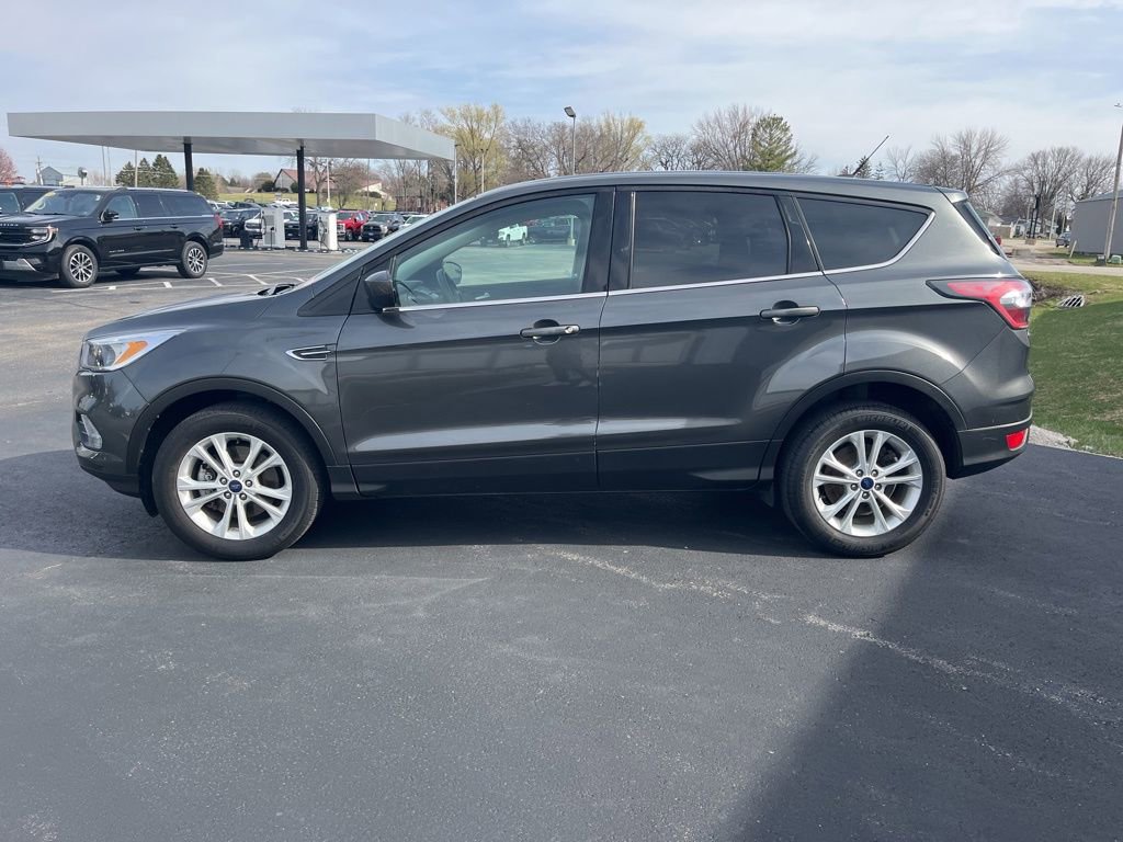 Used 2017 Ford Escape SE image 7