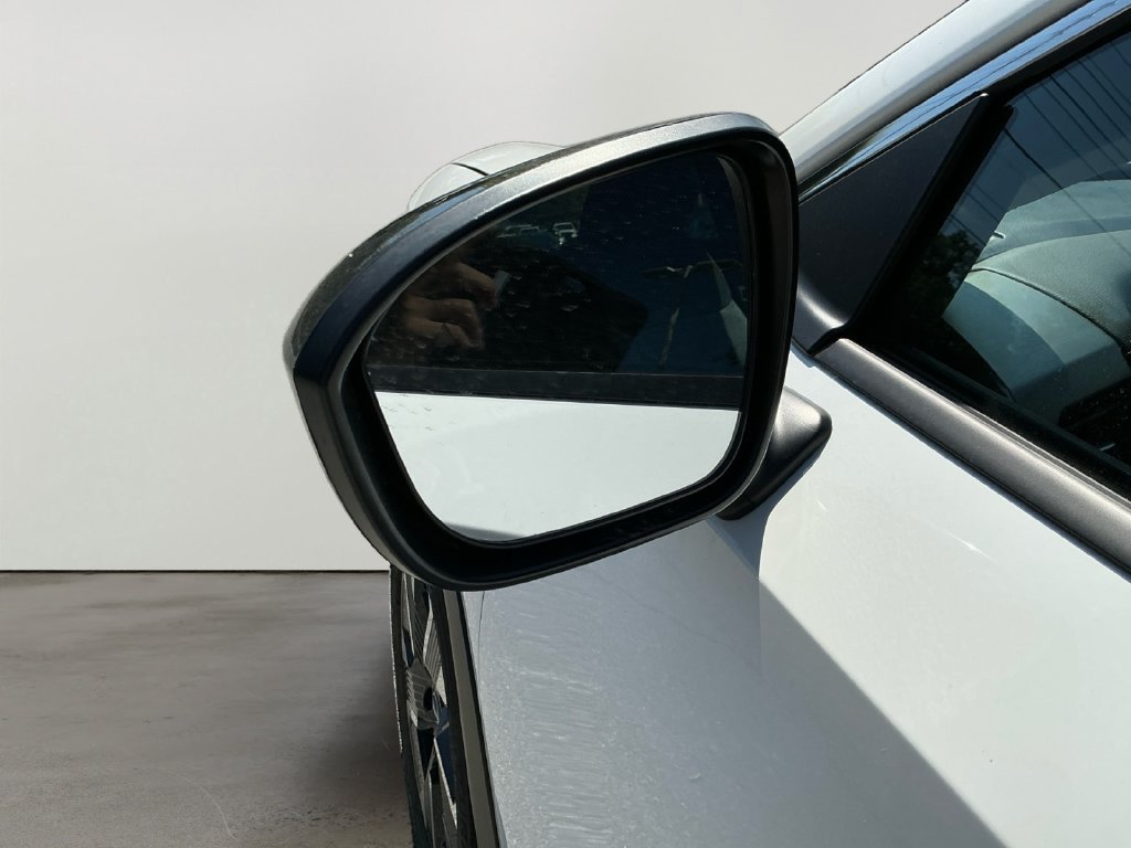 New 2027 Nissan Kicks SV AWD/4WD image 11