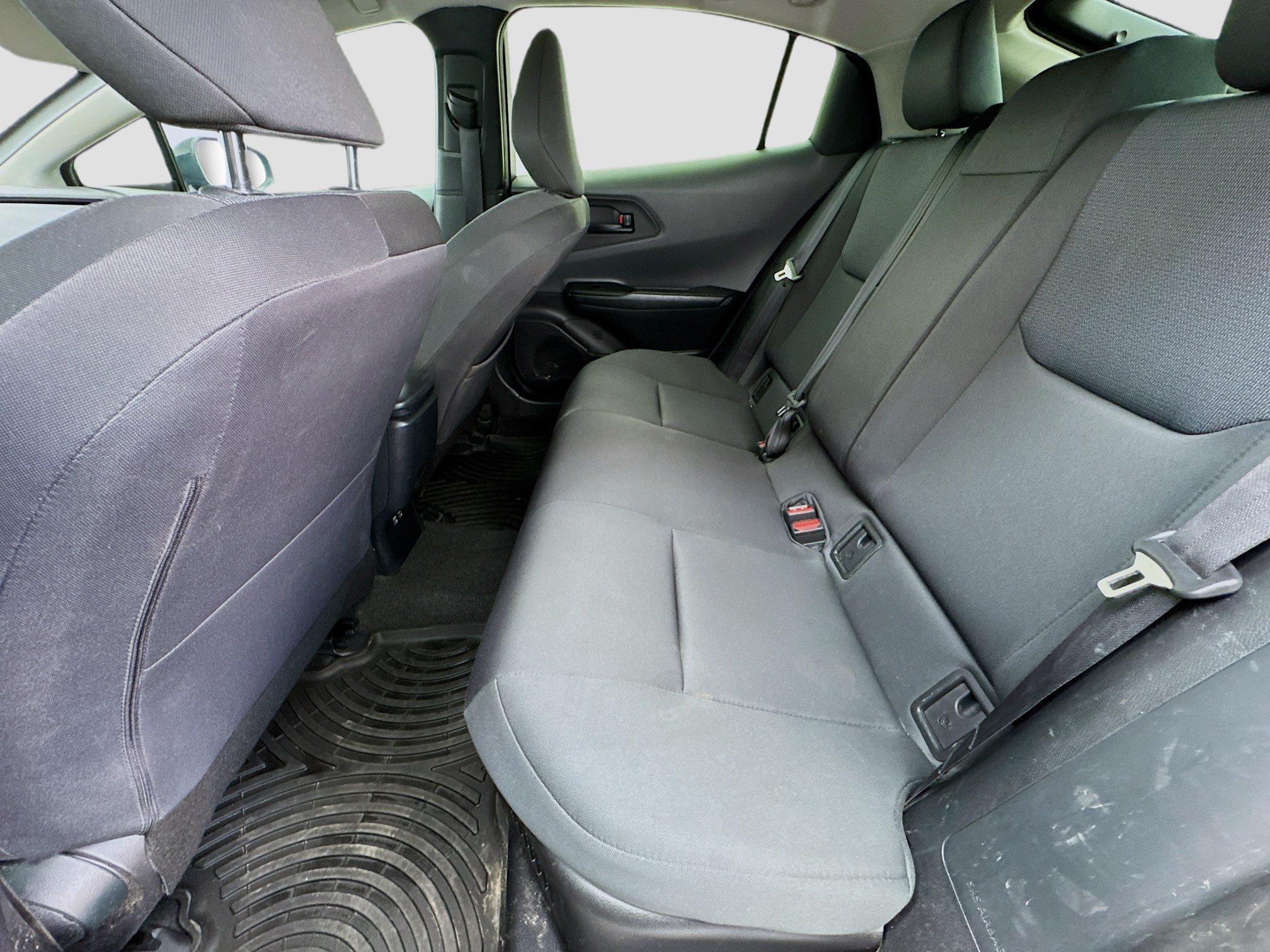 Used 2025 Toyota Prius LE FWD image 14