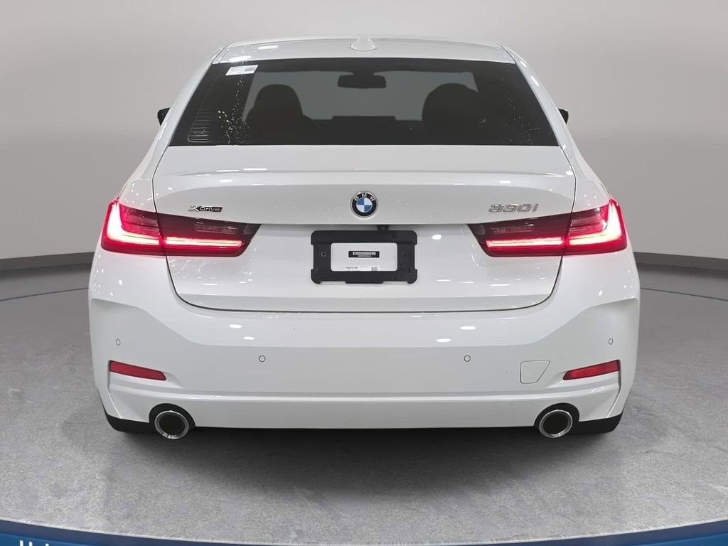 Used 2023 BMW 330i xDrive Sedan w/ Premium Package image 6