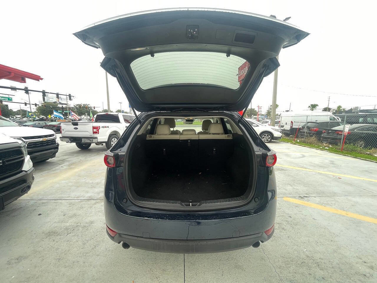 Used 2021 MAZDA CX-5 Touring FWD image 4
